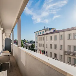 suites-train-station-mestre.hotelslidodijesolo.com/